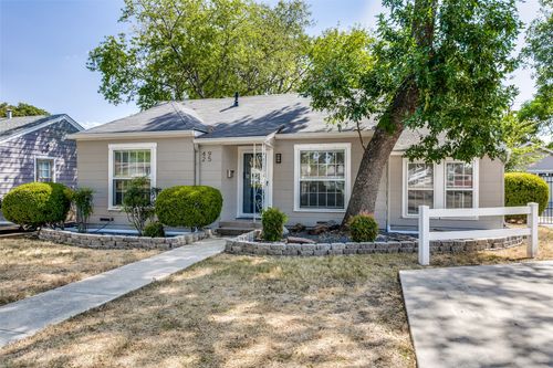 4925 Pershing Ave, Fort Worth, TX, 76107-4931 | Card Image