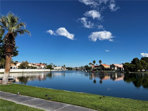 7600 Botany Bay Dr, Las Vegas, NV, 89128-7238 | Card Image