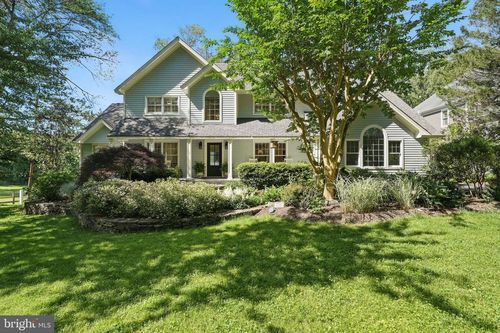 9058 Jeffery Rd, Great Falls, VA, 22066-4151 | Card Image