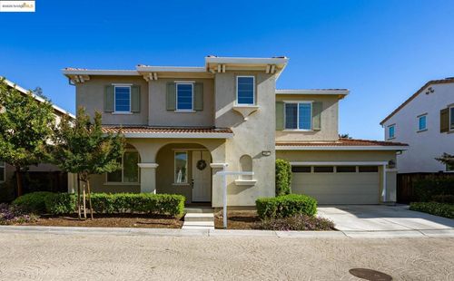 2067 Salice Way, Brentwood, CA, 94513-2427 | Card Image