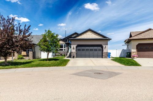 136 Illingworth Close, Red Deer, AB, T4R0B1 | Card Image