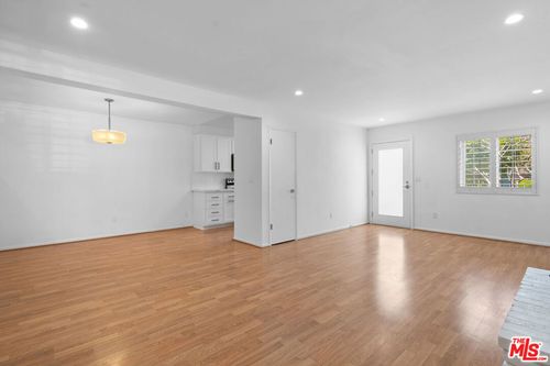 apt-5-8120 Redlands St, Playa del Rey, CA, 90293-8249 | Card Image