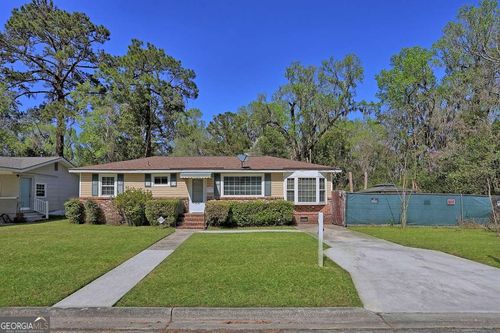 2444 E 39th St, Savannah, GA, 31404-3867 | Card Image