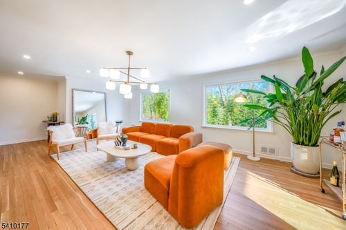 250 Old Short Hills Rd, Short Hills, NJ, 07078-2102 | Card Image