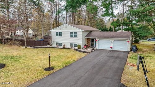1 Thunder Run, Wilton, NY, 12831-1785 | Card Image
