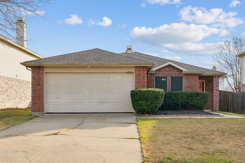 8201 Canoe Ridge Ln, Denton, TX, 76210-0852 | Card Image