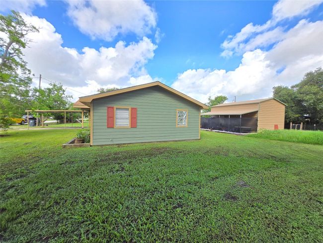 610 E Division St, House other with 3 bedrooms, 2 bathrooms and 3 parking in Edna TX | Image 6