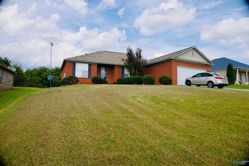 113 Burwell Spring Ln, Harvest, AL, 35749-8693 | Card Image