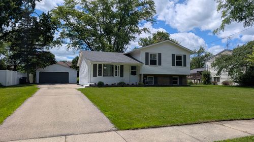 5S334 Stewart Dr, Naperville, IL, 60563-1777 | Card Image