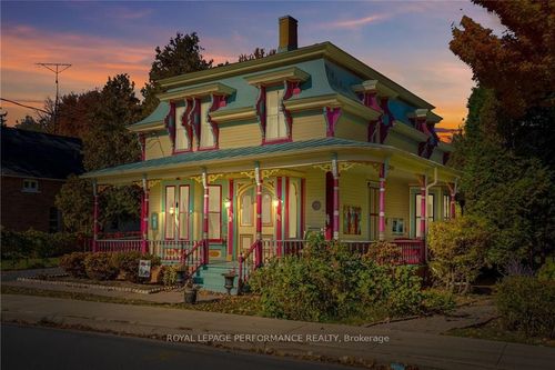 11 Oak St, Lancaster, ON, K0C1N0 | Card Image