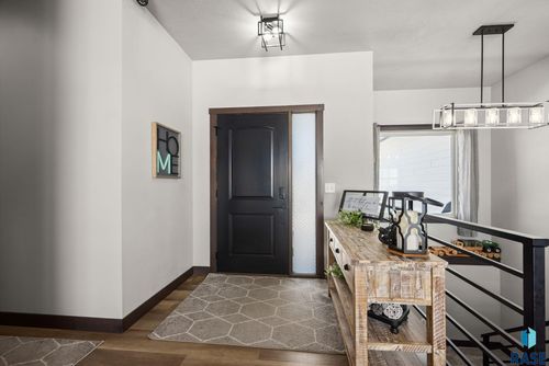 1625 W River Bend St, Brandon, SD, 57005-3070 | Card Image