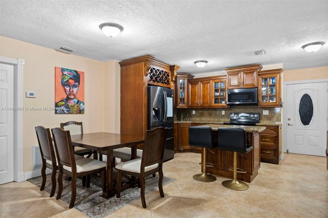 0 - 21307 Nw 40th Circle Ct, Townhouse with 3 bedrooms, 1 bathrooms and null parking in Miami Gardens FL | Image 6
