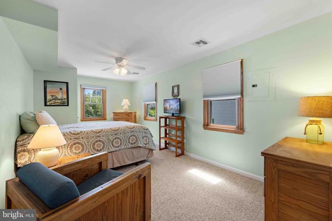 215 W 23 Rd St, House other with 3 bedrooms, 1 bathrooms and null parking in SHIP BOTTOM NJ | Image 23