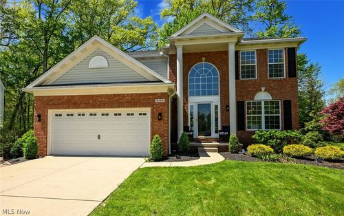 9108 Beechmont Ct, Twinsburg, OH, 44087-1986 | Card Image