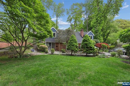 169 W Clinton Ave, Tenafly, NJ, 07670-1916 | Card Image