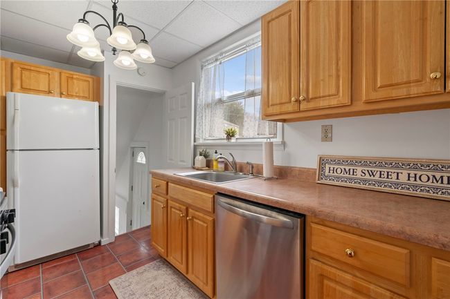 912 Holland St, House other with 3 bedrooms, 2 bathrooms and 4 parking in Vandergrift PA | Image 9