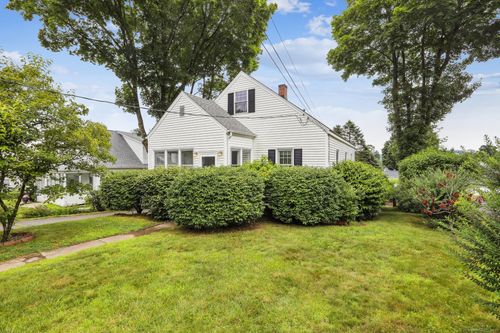 9 Fairfield Ave, Danbury, CT, 06810-8103 | Card Image
