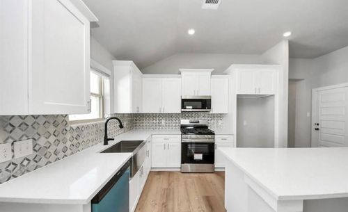 8331 Amethyst Valley Ln, Angleton, TX, 77515-2411 | Card Image