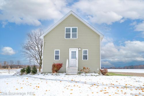 8366 Byron Rd, New Lothrop, MI, 48460-9712 | Card Image