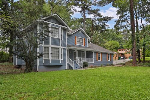 800 Post Road Cir, Stone Mountain, GA, 30088-2214 | Card Image