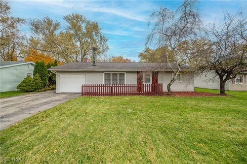 2521 Bainbridge Ave, Youngstown, OH, 44511-1972 | Card Image