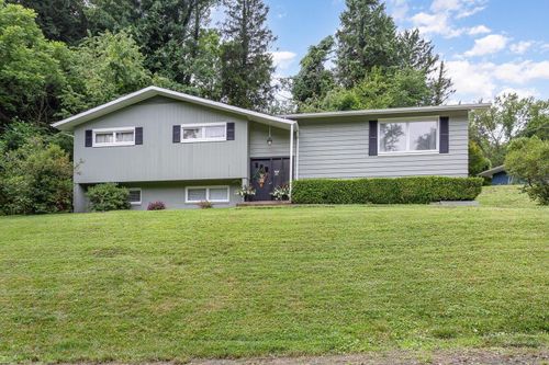 743 Summit Dr, Logan, OH, 43138-9403 | Card Image