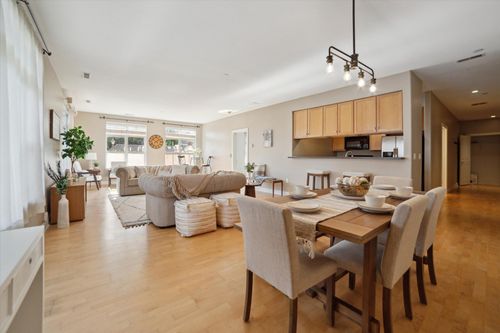 1925 N Water St, Milwaukee, WI, 53202-1583 | Card Image