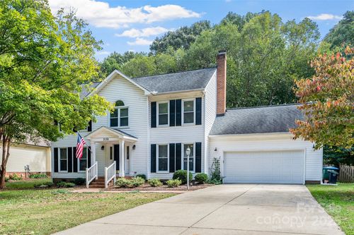 2138 Kilkenney Hill Rd, Matthews, NC, 28105-2413 | Card Image