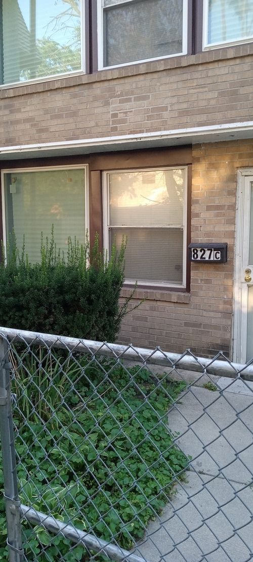 apt-c-827 E 48th St, Chicago, IL, 60615-1646 | Card Image