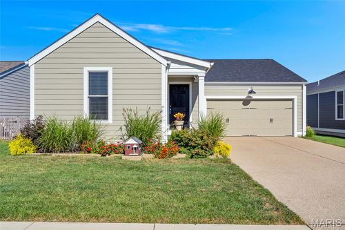 5028 Barter St, Saint Charles, MO, 63301-7419 | Card Image