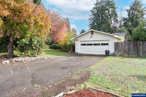 4033 Ne Morning St, Corvallis, OR, 97330-9215 | Card Image