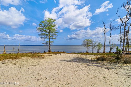 107 Cedarwood, Havelock, NC, 28532-9705 | Card Image