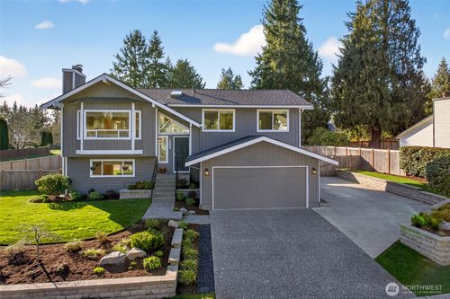 13603 179th Ave Ne, Redmond, WA, 98052-2150 | Card Image