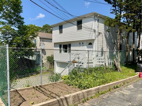 88-88-86 Sylvia St, Arlington, MA, 02476-5620 | Card Image