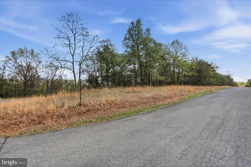 316 Jade Ct, HEDGESVILLE, WV, 25427-6983 | Card Image