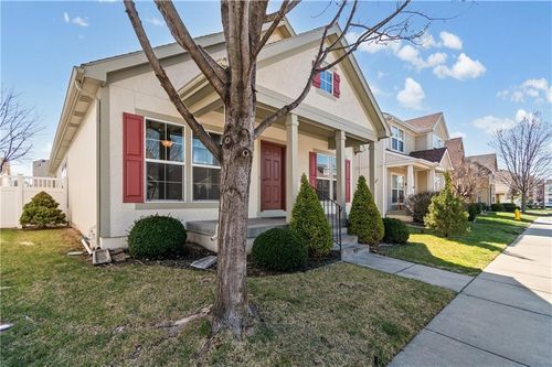 407 E 30th Ave, North Kansas City, MO, 64116-2921 | Card Image