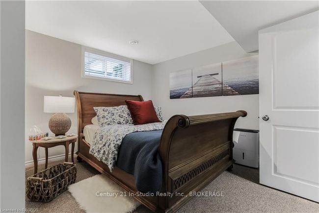 160 Hawthorn Cres, Condo with 3 bedrooms, 4 bathrooms and 2 parking in Kemble ON | Image 36