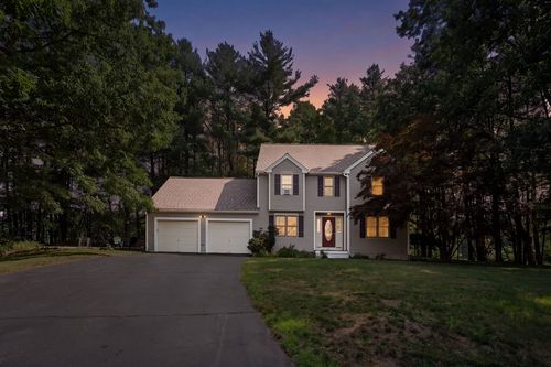 61 Easy St, Uxbridge, MA, 01569-1476 | Card Image