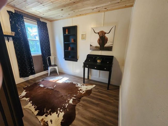 Guest room #1 / office | Image 23