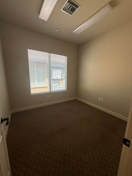 201-13284 Pond Springs Rd, Austin, TX, 78729-7178 | Card Image
