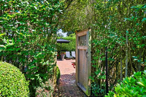 16 Miller Ln, East Hampton, NY, 11937-2231 | Card Image