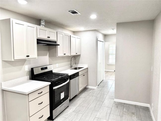UNNIT A- KITCHEN | Image 4