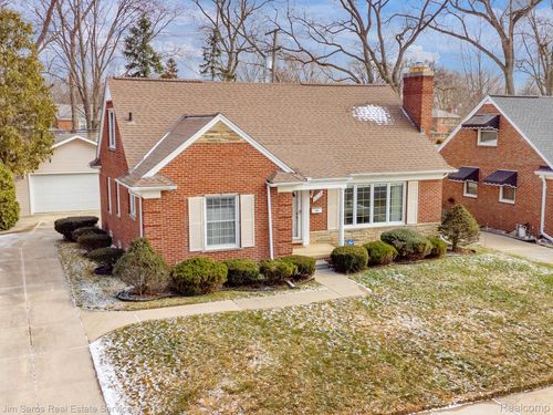 1210 Fairholme Rd, Grosse Pointe Woods, MI, 48236-2366 | Card Image