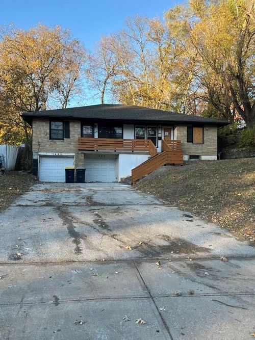 1490 E 77th St, Kansas City, MO, 64131-1937 | Card Image