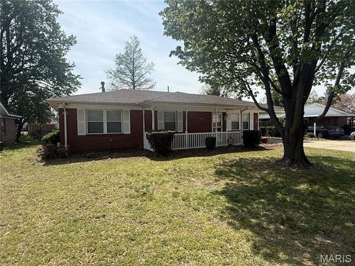 1105 Peach St, Kennett, MO, 63857-3719 | Card Image