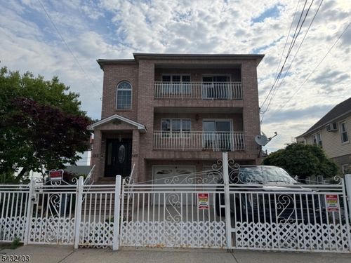555 1st Ave, Elizabethport, NJ, 07206-1110 | Card Image