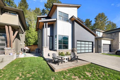 39349 Falcon Cres, Squamish, BC, V8B0Y9 | Card Image