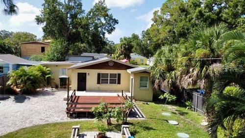 10004 Memorial Hwy, TAMPA, FL, 33615-2652 | Card Image