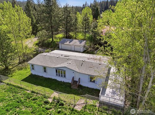 8325 N Lindgren Road, Spokane, WA, 99217 | Card Image