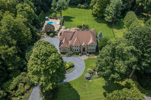 10 Edna Ct, Brookfield, CT, 06804-3704 | Card Image